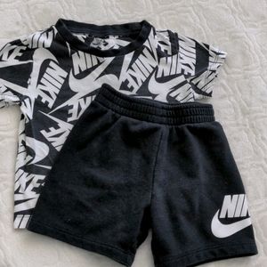 Nike shirt and shorts set (24M)
